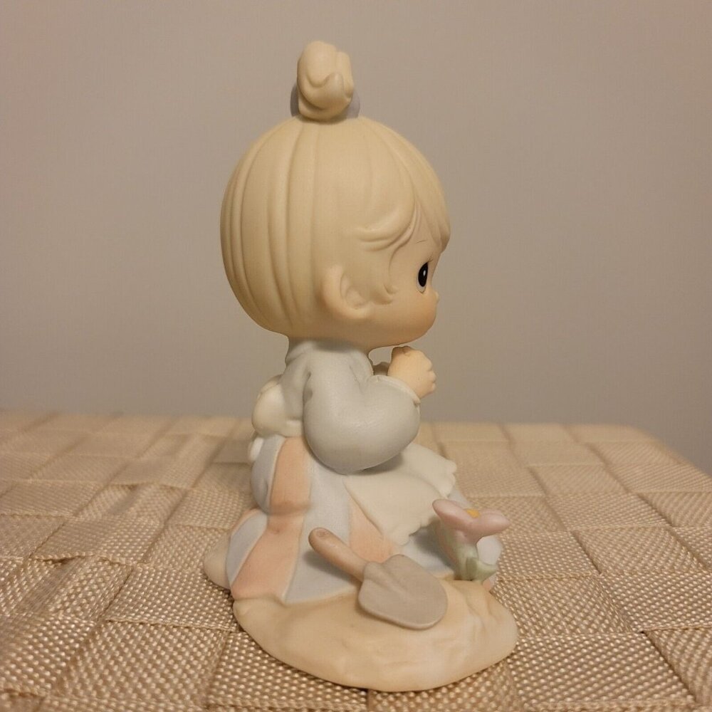 VINTAGE PRECIOUS MOMENTS FIGURINE "SOWING THE SEEDS OF LOVE" 1992 MEMBERS ONLY - Picture 5 of 6
